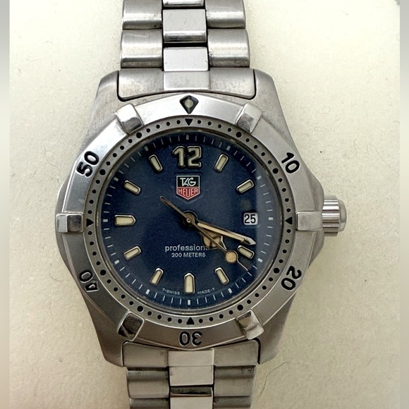 TAG HEUER Professional 2000 Quartz 29mm Blue Dial Ladies Watch - Picture 3 of 10